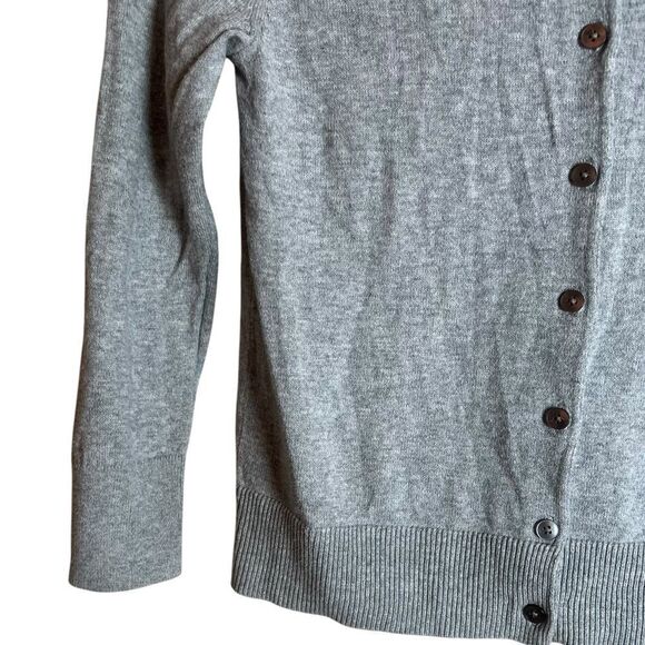 3 for $30! Gap 100% cotton grey cardigan - Picture 6 of 7